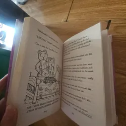 Dork diaries once upon a dork (bìa cứng) Giá 40k  603932