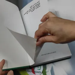 Người Chỉ Đường Đi Tìm Hài Cốt Mất Tích - Hồ Văn Dũ 750280