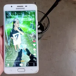 Samsung j7prime,máy zin,dùng đầy đủ chức năng.