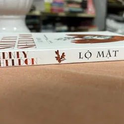 Lộ mặt - Sidney Sheldon 🌊 694693