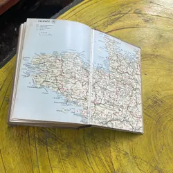 PETIT LAROUSSE- bìa cứng xuất bản năm 1961 596097