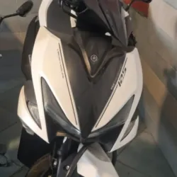 Xe máy Yamaha NVX 155 phân khối màu trắng đen chính hãng 782418