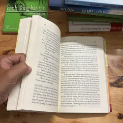 II Tiểu Thuyết Lịch Sử: Ngàn Mặt Trời Rực Rỡ - KHALED HOSSEINI - 2018 699417