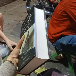 Còn Sẻ Vàng - Donna Tartt 973466