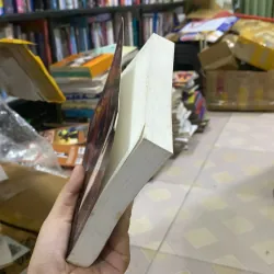 Thầy Lang" (The Quack) tác giả người Ba Lan Tadeusz Dołęga-Mostowicz.  792466