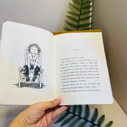 [Sách 2hand từ US] Like new 90% - Ode to a Commode: A Novel của Sara Pennypacker 477994