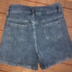 Quần đùi jeans size M 16474