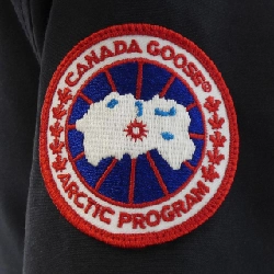 【Khuyến mãi】Áo khoác lông vũ Canada Goose 642898