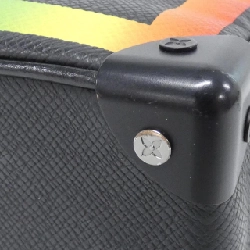 Túi đeo vai Louis Vuitton Taiga Màu cầu vồng Mini Soft Trunk M30351 611370