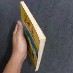 Emil và ba cậu bé đồng sinh - Erich Kaestner 1065189