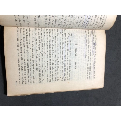 Các triều đại Việt Nam 1995 mới 70% ghi , ố , highlight Quỳnh Cư - Đỗ Đức Hùng HPB0410 LỊCH SỬ - CHÍNH TRỊ - TRIẾT HỌC 917391