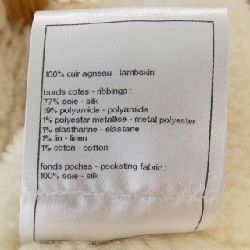 Áo khoác lông cừu CHANEL P75550C67215 628408