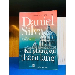 (TẶNG BOOKMARK) Kẻ phụng sự thầm lặng - Daniel Silva VĂN HỌC RBK0810