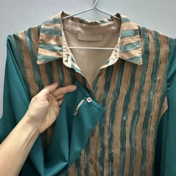 Áo sơ mi phom rộng, chất mát, phối màu lạ 463064