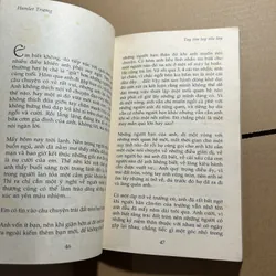 Tay tìm tay níu tay 570687