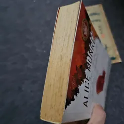 Cuộc đời yêu dấu - Alice Munro 733924