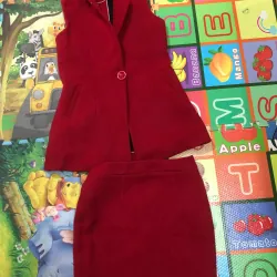 Áo khoác thời trang nữ màu đỏ và đen kẻ ô size M