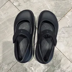 [PASS NHANH] Crocs Mary Jane Stomp 36-37 auth - like new 991666