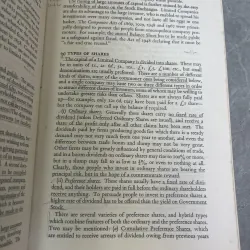 A TEXTBOOK OF ECONOMICS - J.L.HANSON 787456