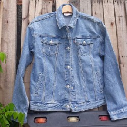 Áo khoác jean hiệu Levi's 