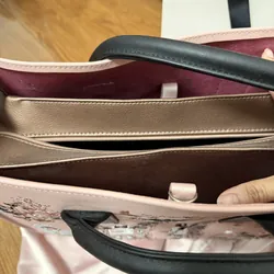 Túi NGAOS, đựng vừa laptop, mới dùng 1-2 lần, màu hồng đen, không chỉ thừa, thêu đẹp 722409