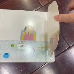 Sách tiếng anh thiếu nhi : THERE ‘s an OWL in my Towel : lift the flap fun : học và chơi 1034663