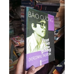 Vượt qua giông bão 2012 mới 80% ố ẫm có chữ ký tác giả Văn học Việt Nam KSX1004