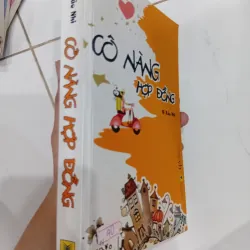 Sách Cô nàng hợp đồng