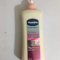 Kem dưỡng trắng body vaseline    