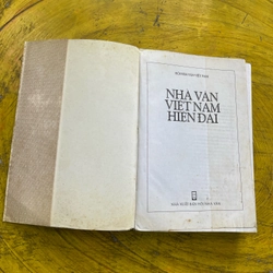 NHÀ VĂN HIỆN ĐẠI VIỆT NAM ( bìa mềm) 536164