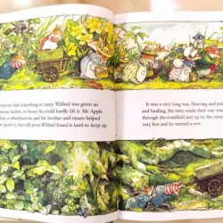 Sách tiếng anh - THE BRAMBLY HEDGE LIBRARY BỘ 1 Cuốn bìa cứng khổ A4 bản gộp 8 truyện 936371