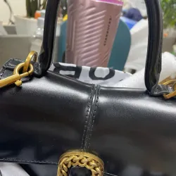 Túi mini sang chảnh, nhỏ gọn, chất da mướt mượt không tì vết, thanh lý vì thíu tiền huhu 605613