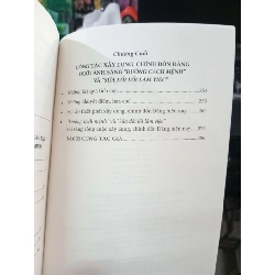 Ánh Sáng Xuyên Thế Kỷ - Bùi Đình Phong 2022 Lịch sử Việt Nam HCM1004 1007965