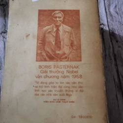 Boris Pasternak 
Sách dày 1.100 trang; xb 1989

 215105