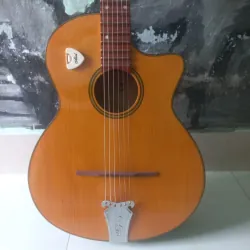 Guitar cổ nhạc 1001833