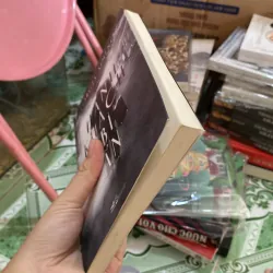 Hành khách bí ẩn của tác giả Georges Simenon 1001111