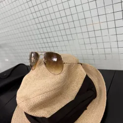 kính mát RAY-BAN tròng màu trà 934840