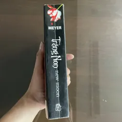[KỲ ẢO]Trăng non - Stephanie Meyer 721099