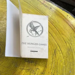 THE HUNGER GAMES- SUZANNE COLLINS 566899