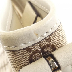 Túi đeo vai Gucci 388930 KQWFY 610135