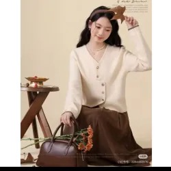 Áo len màu kem cúc lệch dáng tiểu thư 778754