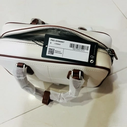 Túi đeo chéo nữ phom chữ nhật Pedro màu trắng nâu  444134