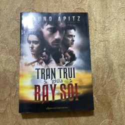 TRẦN TRỤI GIỮA BẦY SÓI- BRUNO APITZ