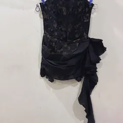 váy lụa pha ren màu đen size s