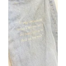 QUẦN JEANS ỐNG ĐỨNG, CHỮ IN CÁCH ĐIỆU**TẶNG QUÀ 0Đ 588713