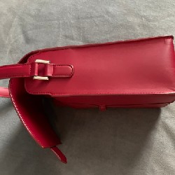 Túi hộp xách tay Leslie 8324