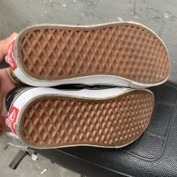 Vans đầu lâu 1041004