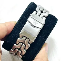 Đồng hồ nam hiệu Tagheur WG1120 kính saphire chính hãng 37mm 557960