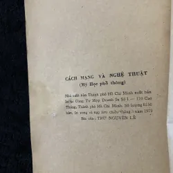 Cach mạng và nghệ thuật- chữ ký Vũ Khiêu 1004223