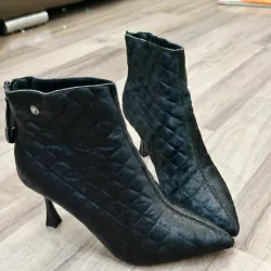 Bốt đen nữ size 37-38 992679
